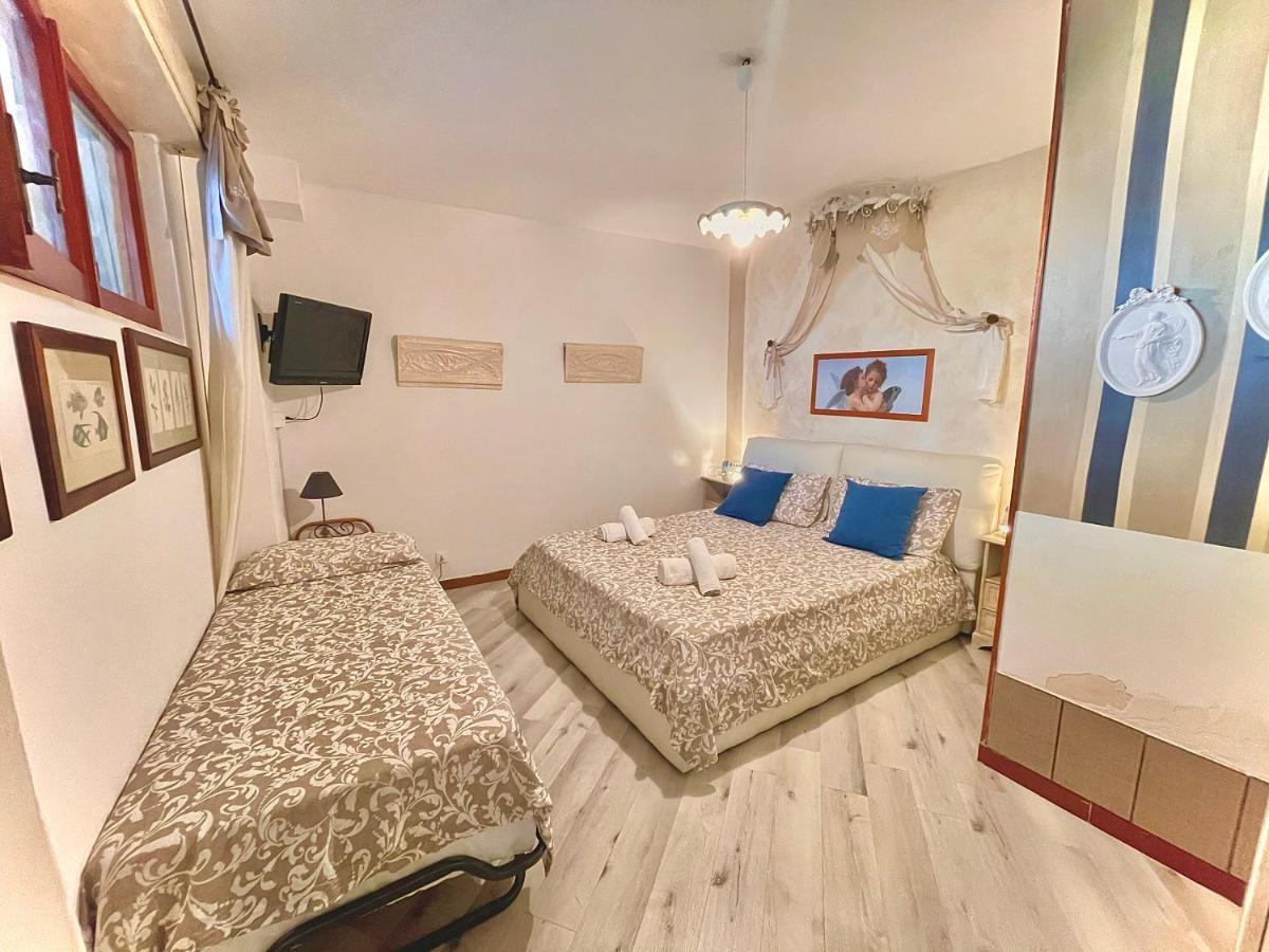 Un Ospite A Fontania Bed & Breakfast Gaeta Ngoại thất bức ảnh