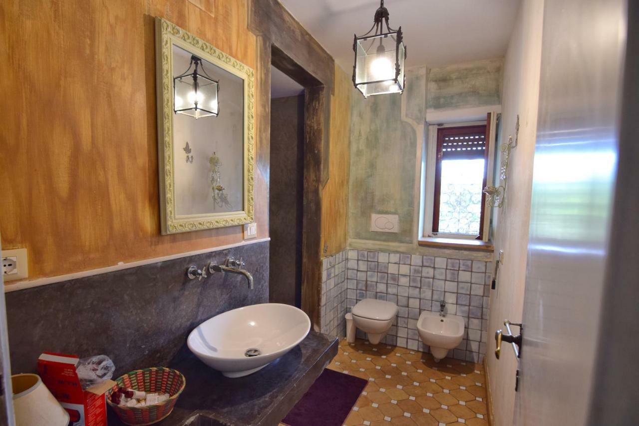 Un Ospite A Fontania Bed & Breakfast Gaeta Ngoại thất bức ảnh