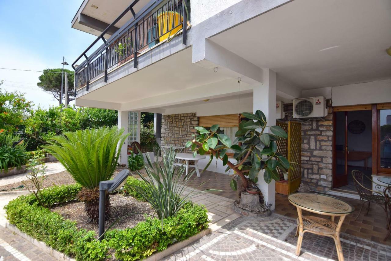 Un Ospite A Fontania Bed & Breakfast Gaeta Ngoại thất bức ảnh