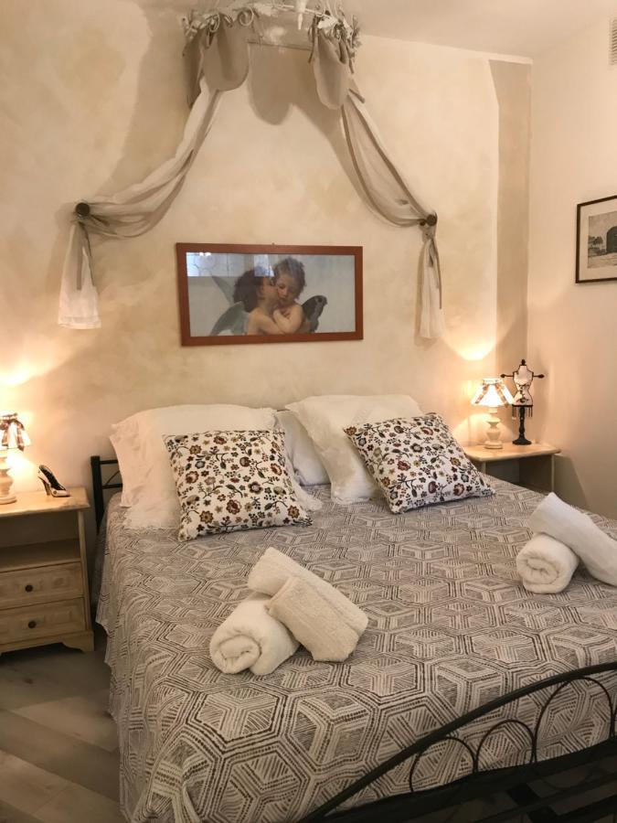 Un Ospite A Fontania Bed & Breakfast Gaeta Ngoại thất bức ảnh